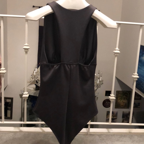 Deep V-neck Bodysuit - Picture 2 of 3
